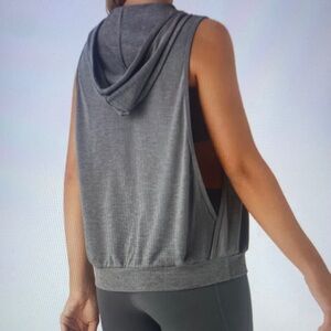 MEDIUM.   HALARA HOODED SLEEVELESS WORKOUT TANK TOP